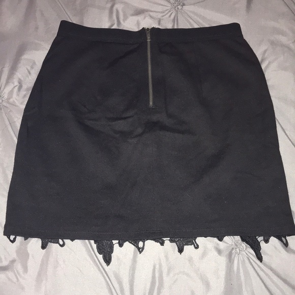 Black pencil skirt - Picture 3 of 3